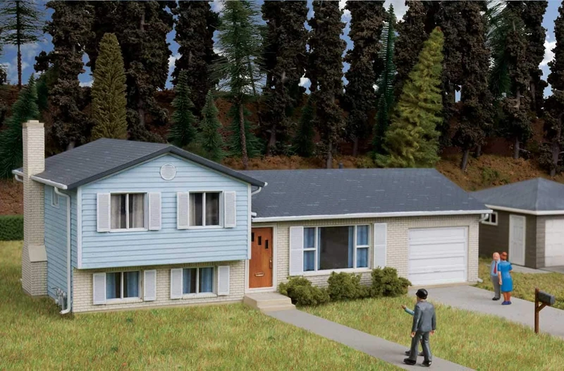 Walthers Cornerstone 933-3794 Split Level House Kit - Image 1