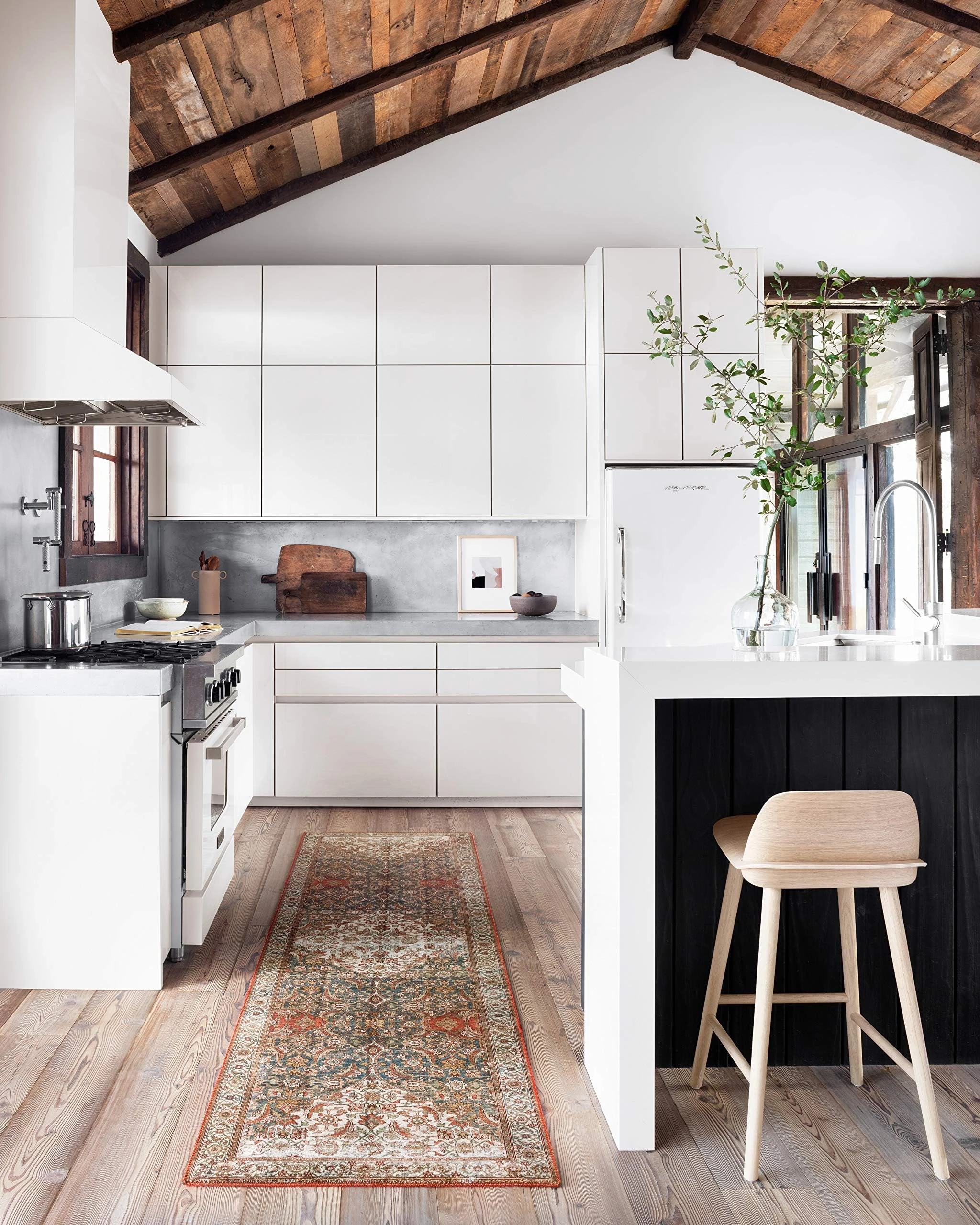 Loloi II Layla Collection LAY-05 Ocean/Multi, Traditional 2'-6" x 9'-6" Runner