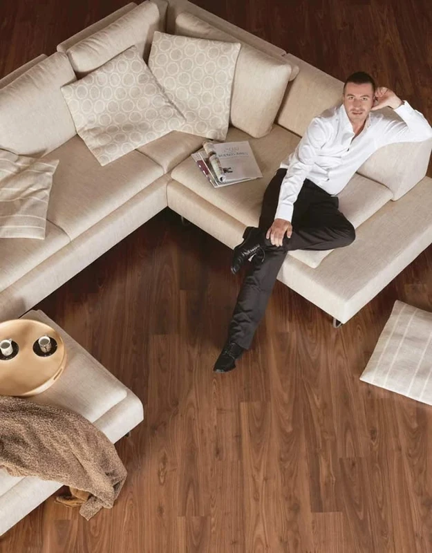 Elegna Quick-Step Laminate Flooring Walnut Oiled (EL1043)