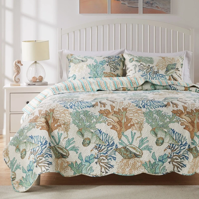 Barefoot Bungalow Atlantis Quilt Set, Polyester, Jade, 3-Piece King/Cal King