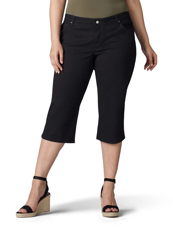 Lee Women's Plus Size Relaxed Fit Denim Capri Jean, Black, 24