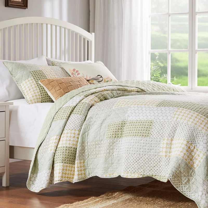 Barefoot Bungalow Quilt Set, face Microfiber Back 60% 40% Polyester Cotton-Rich Fill, Sage, 3-Piece King/Cal King