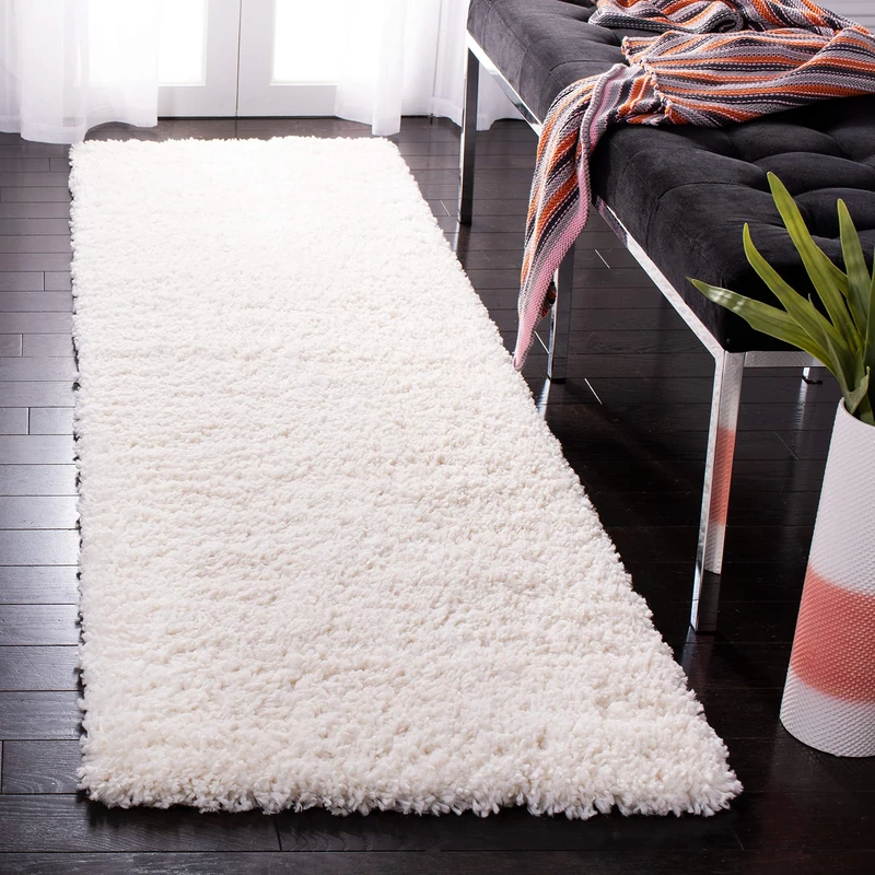 SAFAVIEH Shag Rug for Living Room, Dining Room, Bedroom - Fontana Shag Collection, Short Pile, in Ivory, 69 X 244 cm