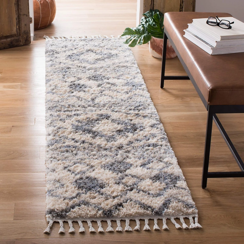 Safavieh Moroccan Shaggy Indoor Woven Runner Area Rug, Berber Fringe Shag Collection, BFG606, in Cream / Navy, 61 X 244 cm for Living Room, Bedroom or Any Indoor Space