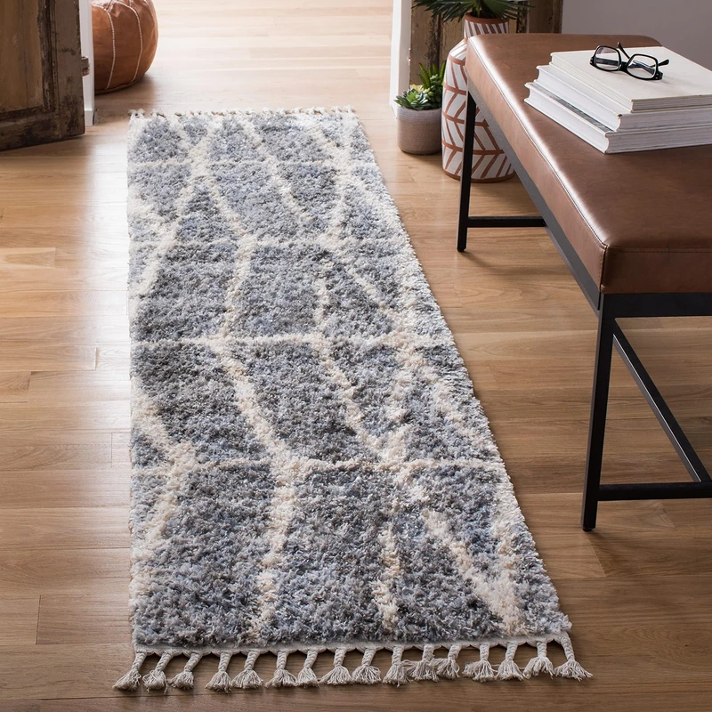 Safavieh Moroccan Shaggy Indoor Woven Runner Area Rug, Berber Fringe Shag Collection, BFG605, in Grey / Cream, 61 X 244 cm for Living Room, Bedroom or Any Indoor Space