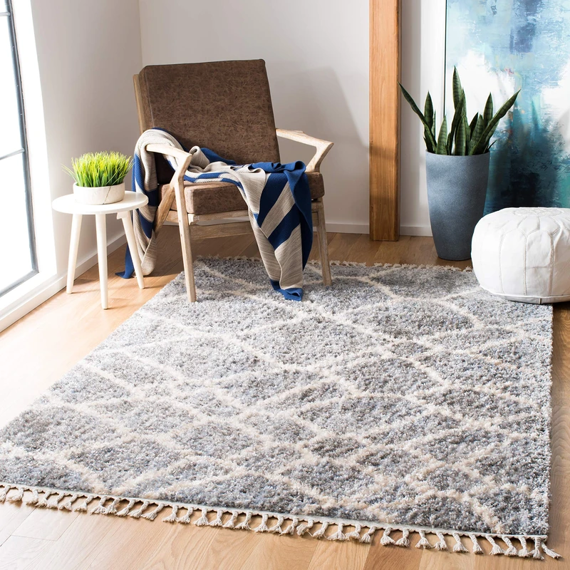 Safavieh Moroccan Shaggy Indoor Woven Rectangle Area Rug, Berber Fringe Shag Collection, BFG629, in Grey / Cream, 160 X 229 cm for Living Room, Bedroom or Any Indoor Space