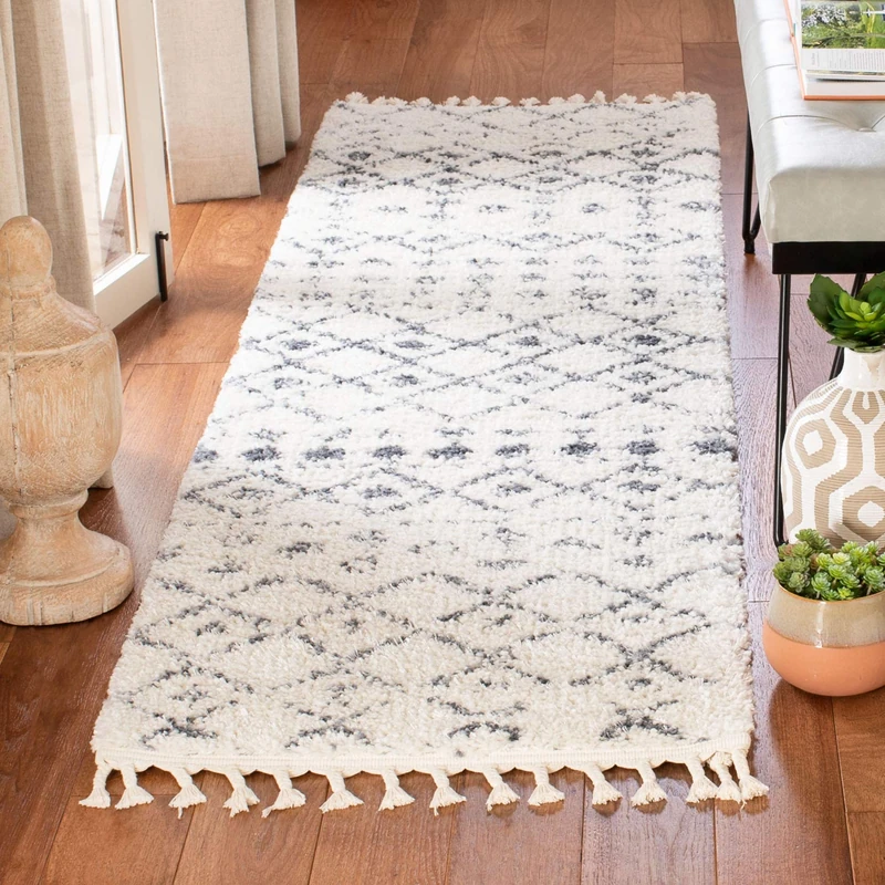 Safavieh Moroccan Shaggy Indoor Woven Runner Area Rug, Berber Fringe Shag Collection, BFG516, in Cream / Dark Grey, 66 X 244 cm for Living Room, Bedroom or Any Indoor Space