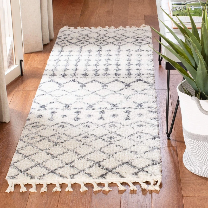 Safavieh Moroccan Shaggy Indoor Woven Runner Area Rug, Berber Fringe Shag Collection, BFG540, in Cream / Dark Grey, 66 X 244 cm for Living Room, Bedroom or Any Indoor Space
