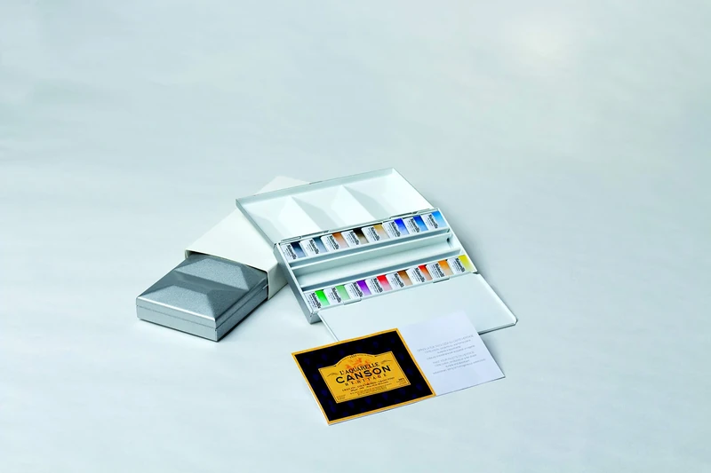 MAIMERI Blu Fine Art Watercolour Set in a Travel Tin, Assorted Colours Set, 16 Half Pans, Ideal for Professional Artists