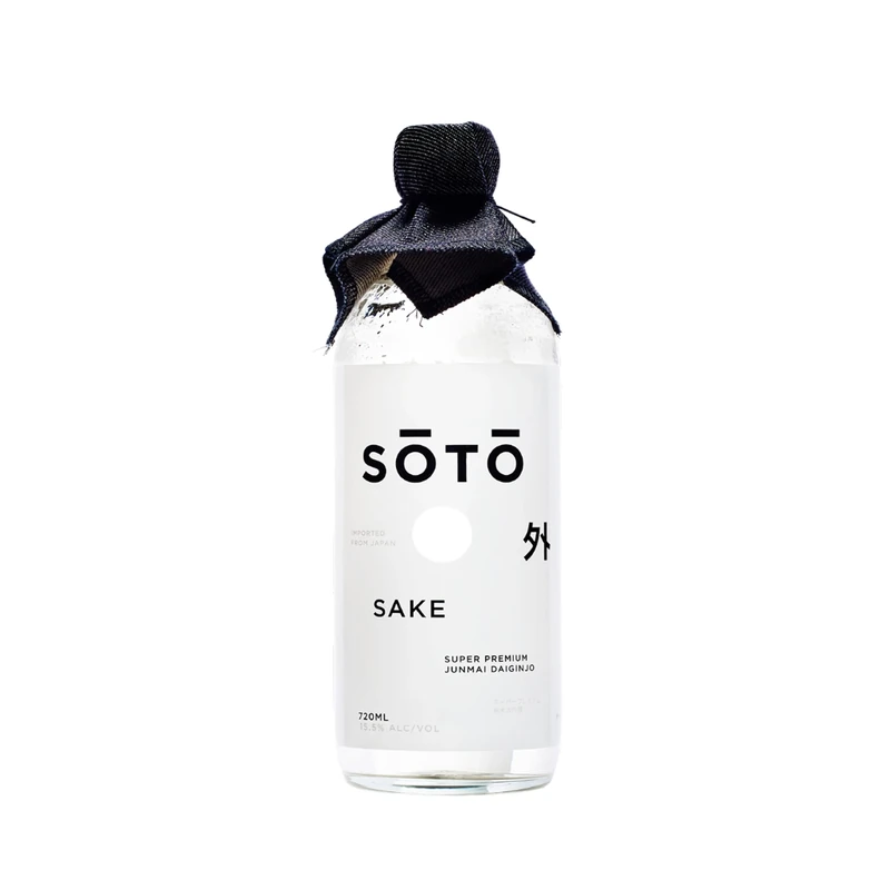 SOTO Junmai Daiginjo Sake 720ml | Ultra-Refined Japanese Rice | Master-Crafted in Niigata | Elegant & Complex | Perfect for Gifting & Celebrations | Best Served Chilled - 15.5% vol, 72cl