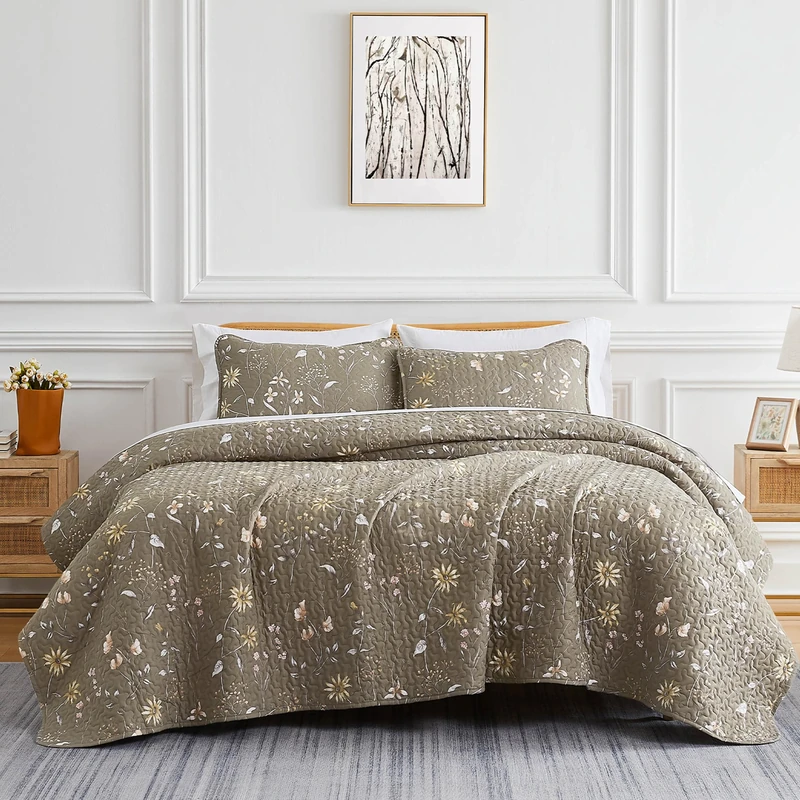 Southshore Fine Living, Inc. Oversized Bedding Quilt, Lightweight Quilt Set, Floral Bedspread, Twin XL Coverlet 2-Piece Set with One Matching Quilted Pillow Sham, Twin/XL Quilts, Olive Brown