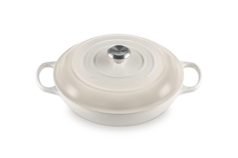 LE CREUSET Signature Sh.Casserole/braiser 30cm Meringue SS Knob