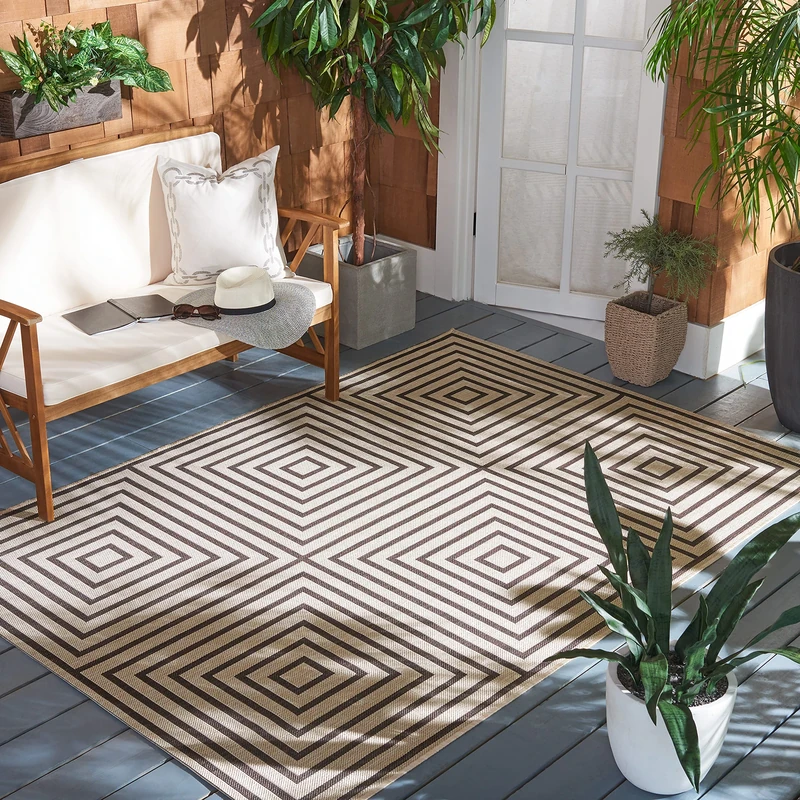 Safavieh Geometric Rug for Indoor & Outdoor - Beachhouse Collection, Short Pile, in Creme and Brown, 160 X 229 cm