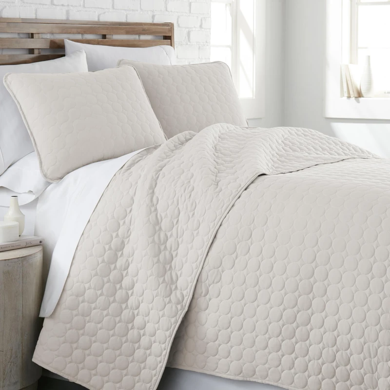 Southshore Fine Living, Inc. Quilted Summer Bedspread, Summer Bedding Sets Queen with 2 Quilted Pillow Shams, Geometric Circle Design Coverlet Queen/Full Size Bedspread, Lightweight Quilt, Bone