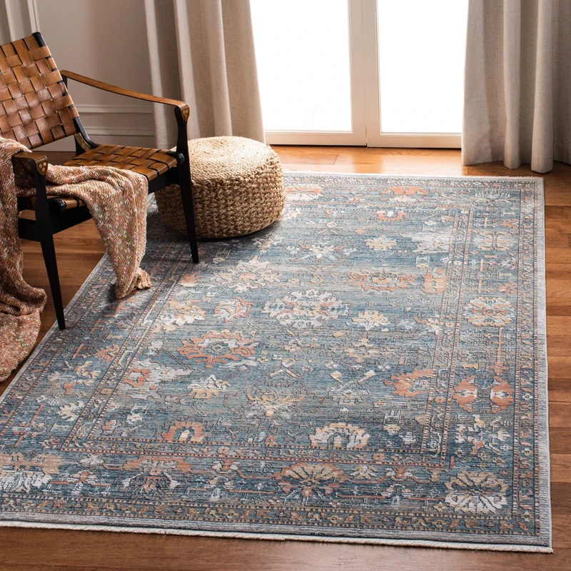 Safavieh Vintage Inspired Rug for Living Room, Dining Room, Bedroom - Victoria Collection, Short Pile, in Blue and Ivory, 122 X 183 cm