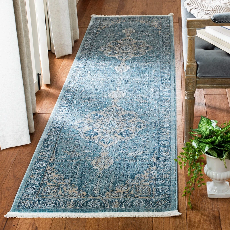 Safavieh Traditional Rug for Living Room, Dining Room, Bedroom - Victoria Collection, Short Pile, in Blue and Grey, 91 X 152 cm