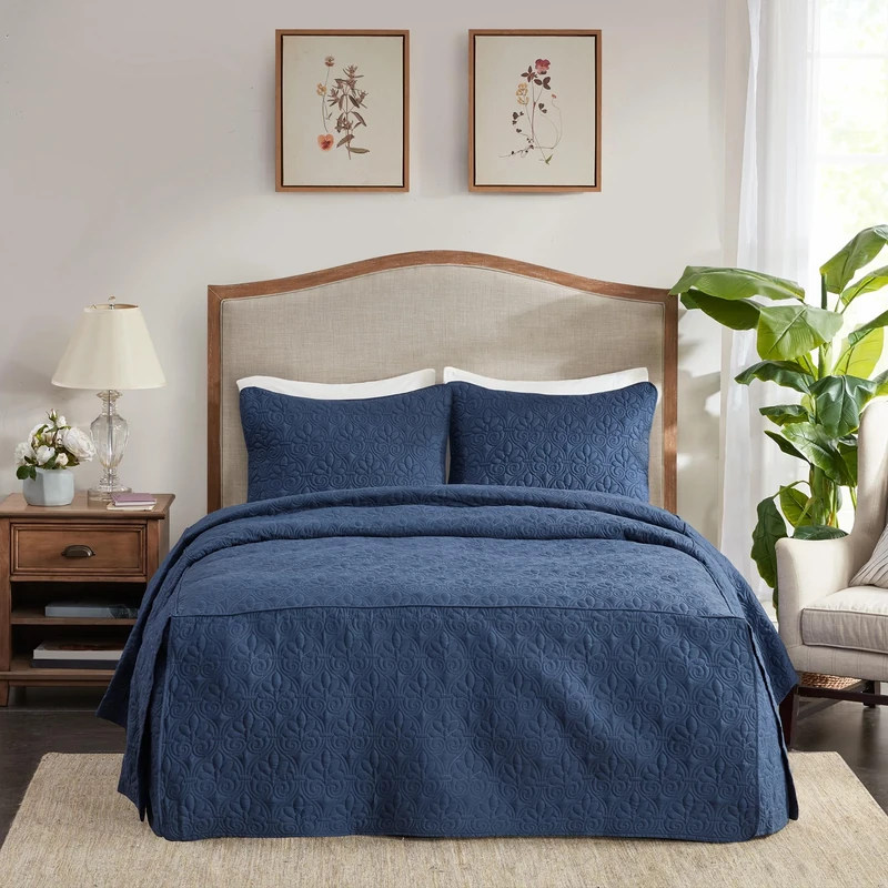Madison Park All Season, Lightweight, Bedding Set, Matching Shams, Microfiber, Navy, Queen