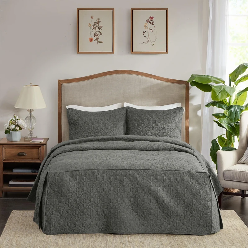 Madison Park Quebec Split Corner Quilted Bedspread Classic Traditional Design All Season, Lightweight, Bedding Set, Matching Shams, King(79" x81+24D), Damask Quilted Dark Grey 3 Piece