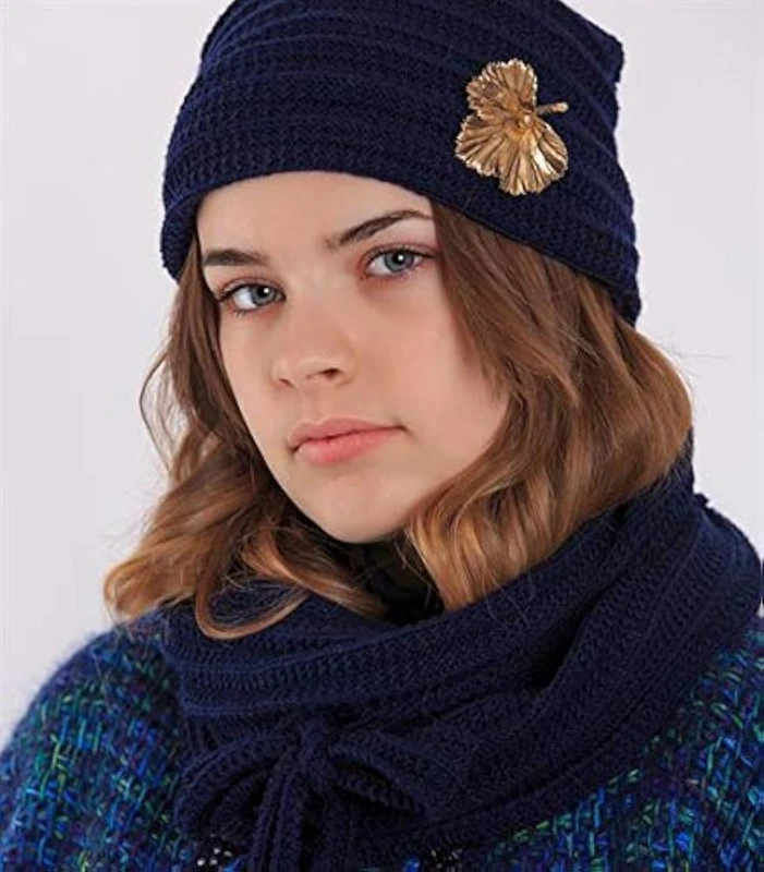 DesignEtte Knitting kit Railroad Hat and Scarf Grey Wool One Size - Image 1