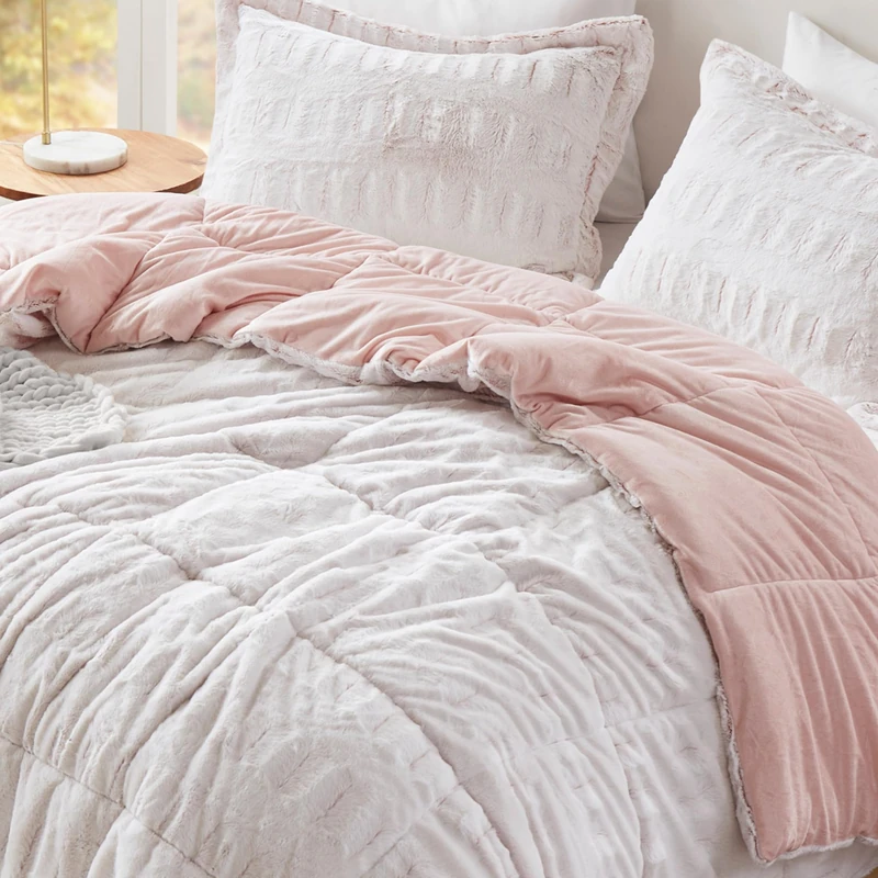 Madison Park Modern All Season Down Alternative Bedding Set with Matching Sham, Polyester Blend, Blush, King