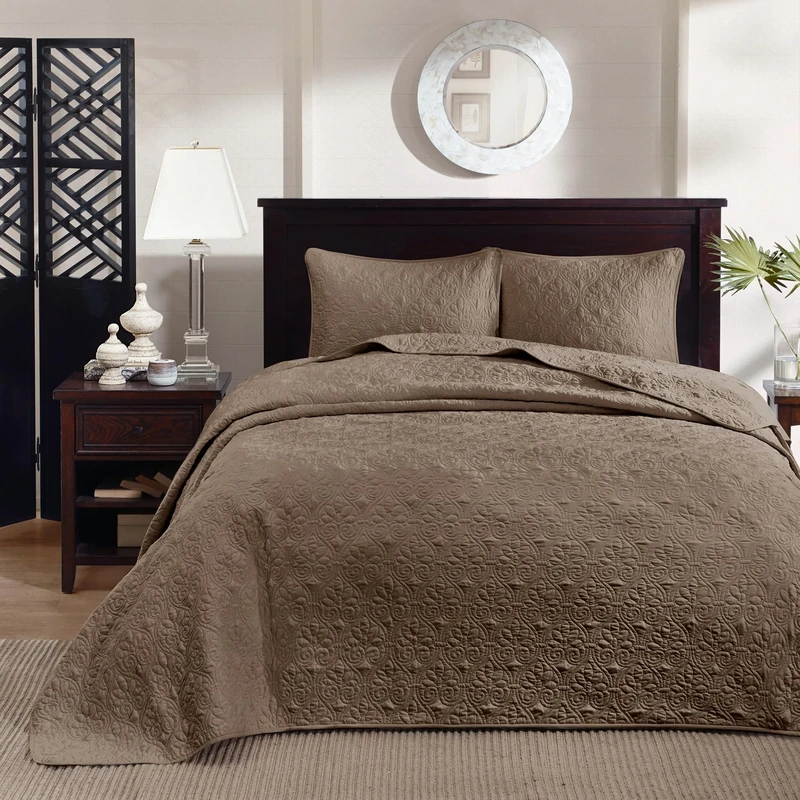 Madison Park Quebec Reversible Damask Design, Double Sided Quilting All Season, Lightweight Coverlet Bedspread Bedding Set, Matching-Shams, King(120"x118"), Mocha
