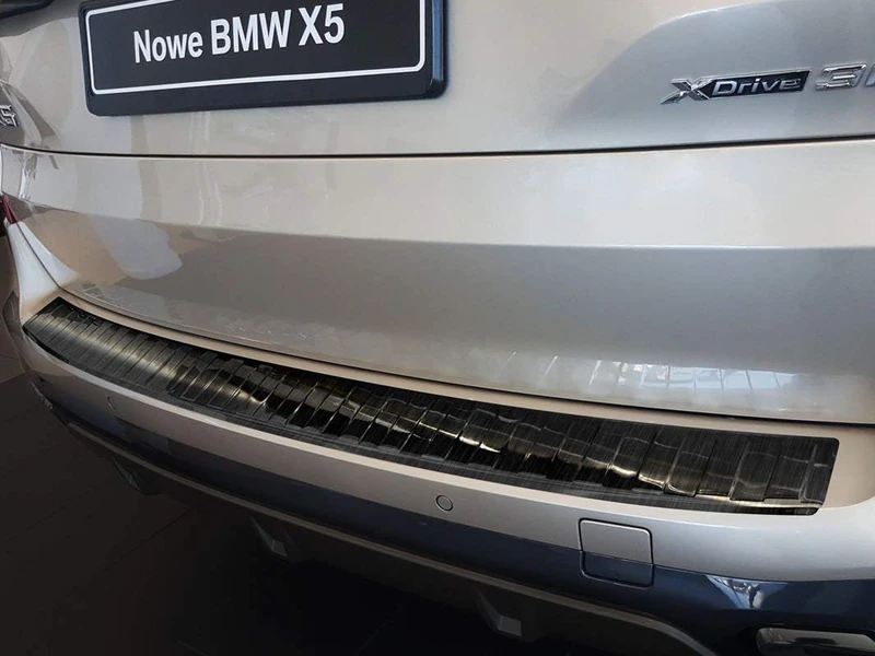 Avisa Black Stainless Steel Rear Sill Protector Compatible with BMW X5 (G05) M-Paquet 2018- 'Ribs'