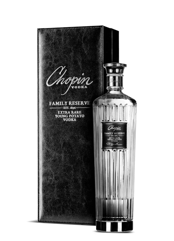 Chopin Family Reserve Vodka | 40 percent | 70 cl | Luxury Aged Polish Vodka | Field-to-Bottle Traceability | Delicate and Earthy with a Silky Texture | Perfect for Gifting