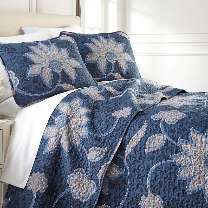 Southshore Fine Living, Inc. Oversized Quilt Bedding Set, Twin XL Coverlet with Matching Quilted Pillow Sham, Grand Floral Coverlet, All Season Quilt Bedspread, Lightweight Twin XL Quilts, Blue