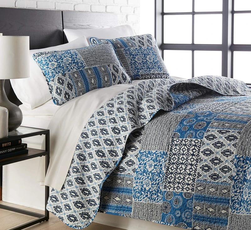 Southshore Fine Living, Inc. Global Patchwork Oversized Twin Quilt Bedding Set, Lightweight Coverlet with Matching Pillow Sham, African Inspired Print, Microfiber Quilt, Twin Size Bedspread, Blue