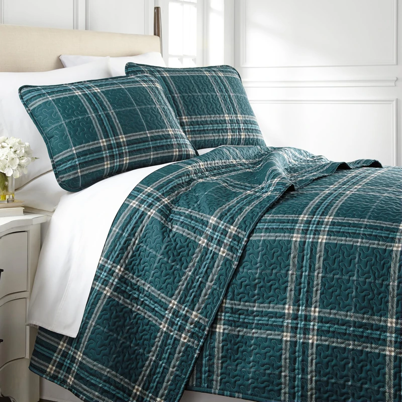 Southshore Fine Living, Inc. Oversized Microfiber Quilt Bedding Set, Twin XL Coverlet with Matching Quilted Pillow Sham, Plaid Bedspread, All Season Quilt, Lightweight Twin XL Quilts, Blue Plaid