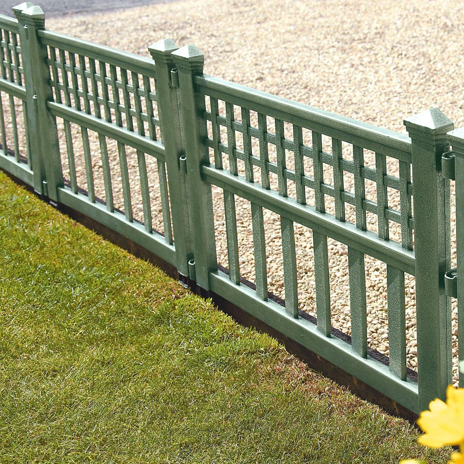 Parkland® Green Plastic Fence Panels Garden Lawn Edging Plant Border Landscape (Pack of 4)