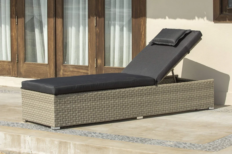Backyard Furniture Barcelona Rattan Wicker Sunlounger with Cushions and Weatherproof Furniture Cover