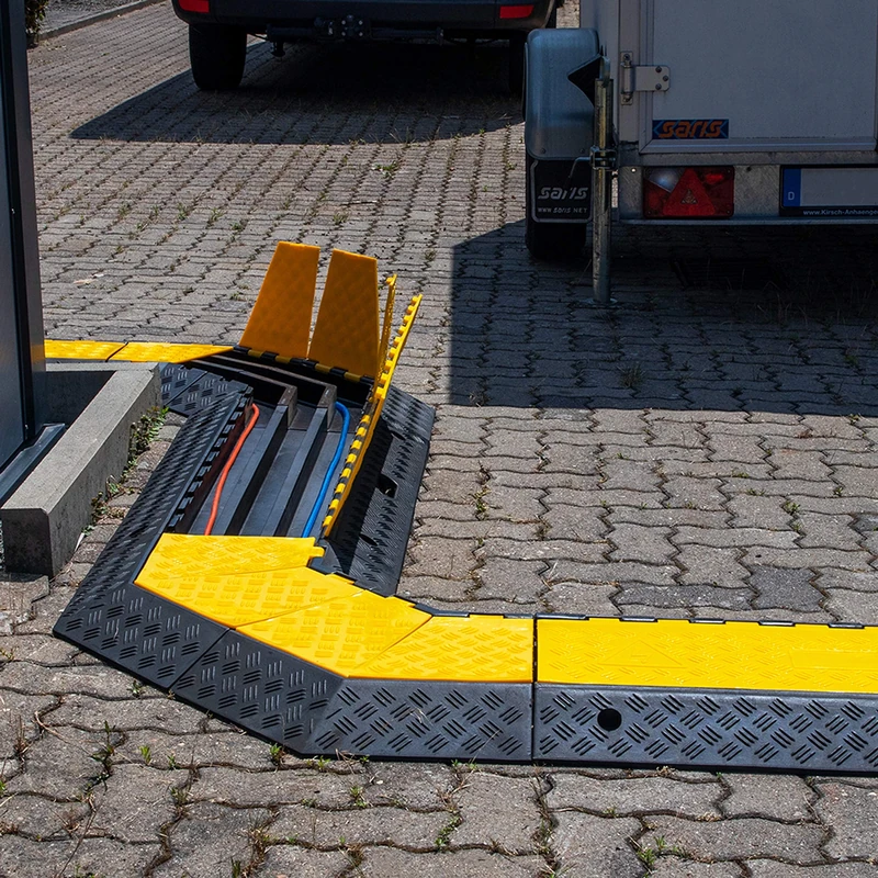 Crash Stop 200D3K Recycled Rubber Modular Cable Bridge with Cover, Yellow/Black, 3 Cable Ducts 50mm x 68/57/65mm, 900mm Length, 500mm Width, 70mm Height