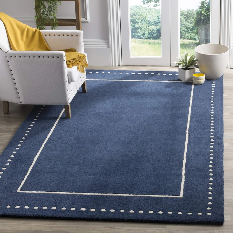 SAFAVIEH Traditional Rug for Living Room, Dining Room, Bedroom - Bella Collection, Short Pile, in Navy Blue and Ivory, 61 X 91 cm