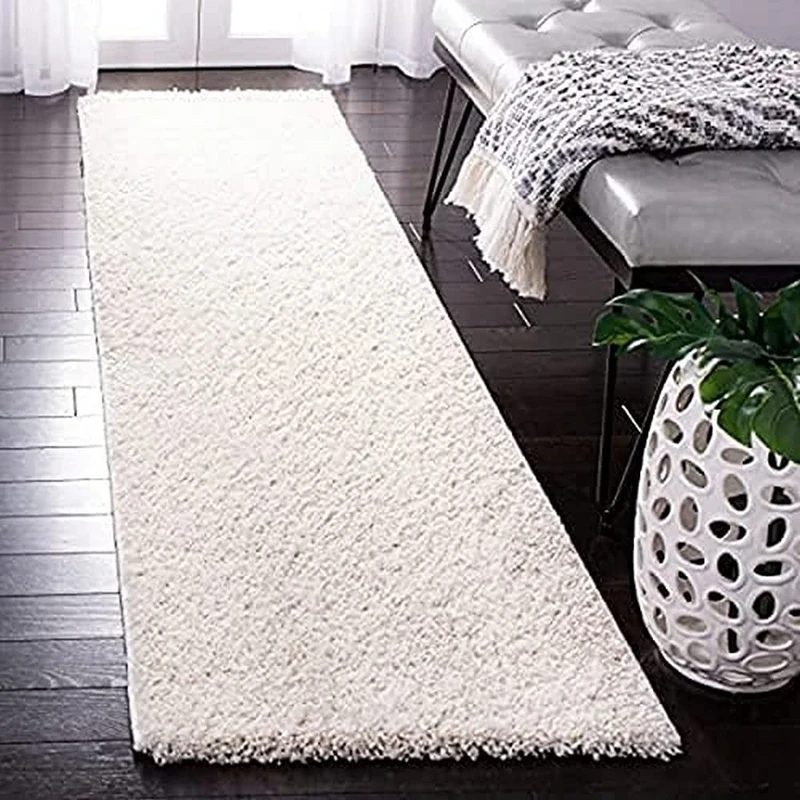 Safavieh Shaggy Indoor Woven Rectangle Area Rug, Solo Shag Collection, SGO114, in Beige, 79 X 152 cm for Living Room, Bedroom or Any Indoor Space