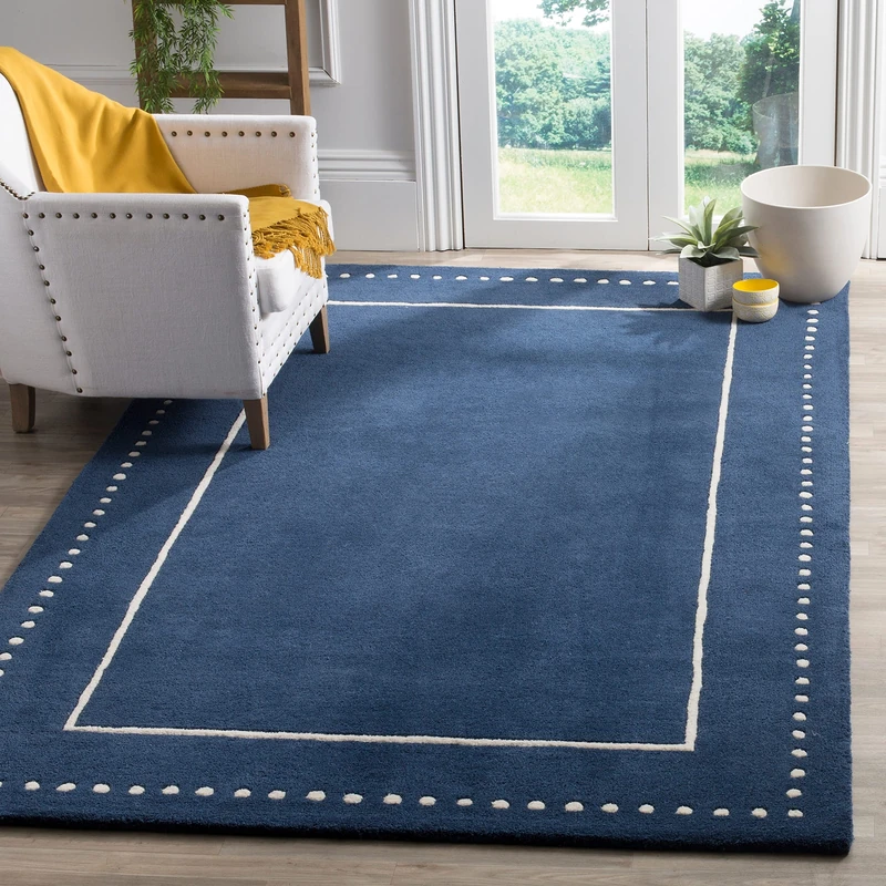 SAFAVIEH Traditional Rug for Living Room, Dining Room, Bedroom - Bella Collection, Short Pile, in Navy Blue and Ivory, 91 X 152 cm