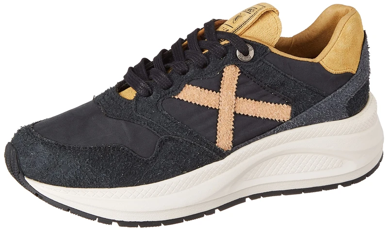 Munich Unisex Class Sneaker, Black/White, 6.5 UK