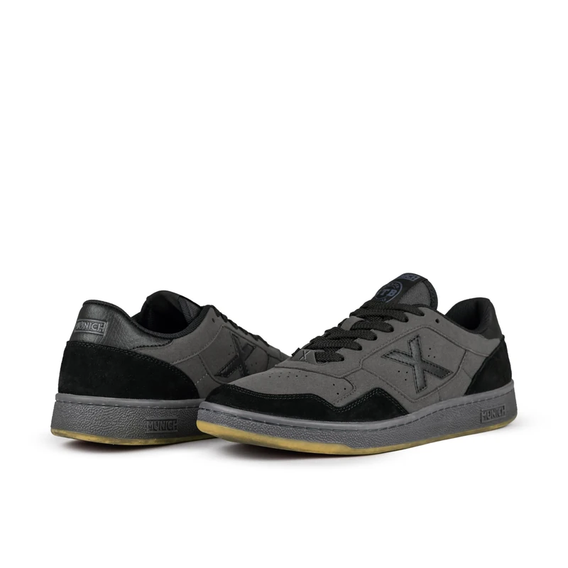 Munich Unisex Arrow Sneaker, Black/White, 10.5 UK