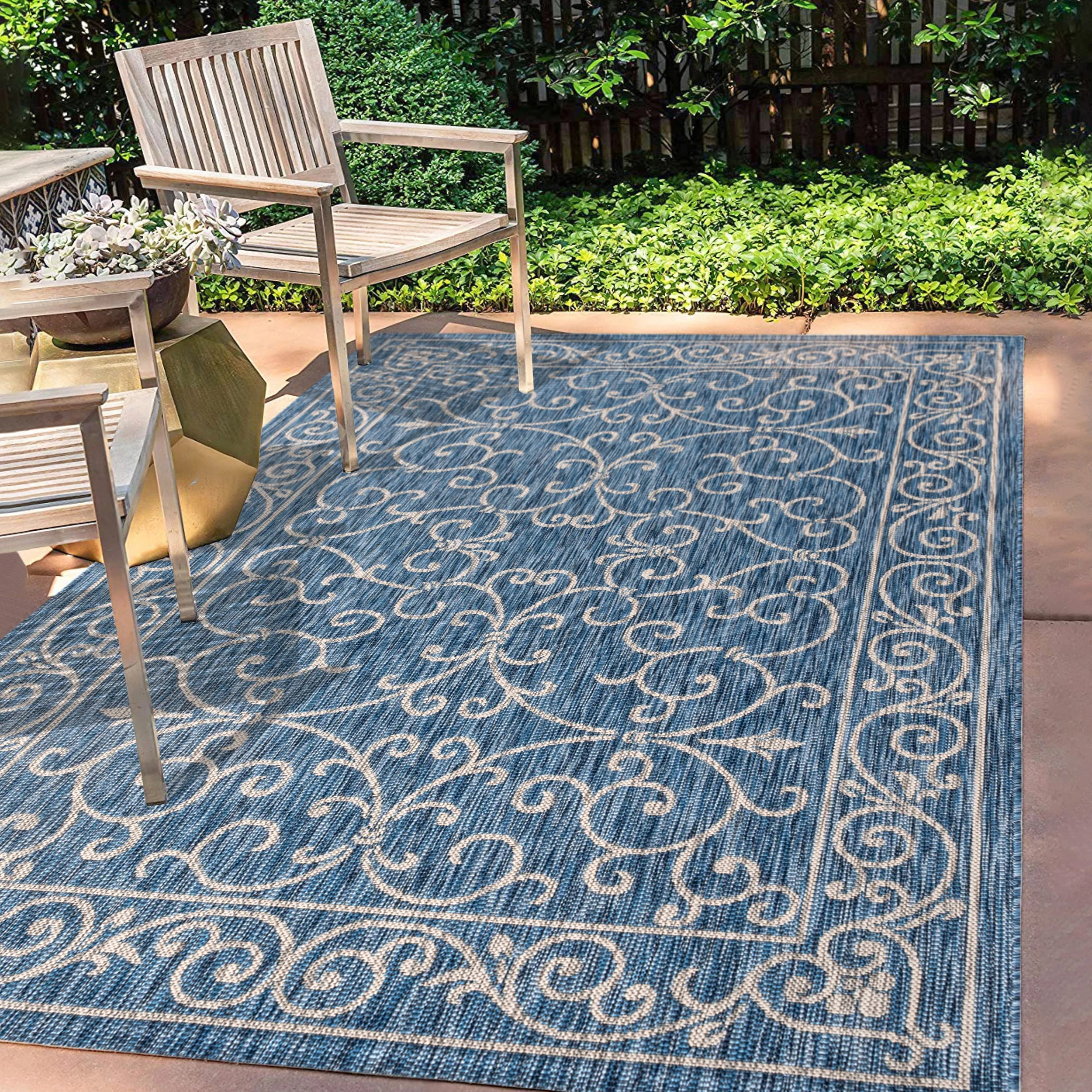 JONATHAN Y SMB106D-9 Charleston Vintage Filigree Textured Weave Indoor Outdoor Area Rug, Classic, Traditional, Easy Clean, Bedroom, Kitchen, Backyard, Patio, Non Shed, Navy/Gray, 270 cm X 370 cm