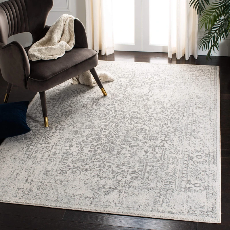 Safavieh Traditional Rug for Living Room, Dining Room, Bedroom - Evoke Collection, Short Pile, in Ivory and Grey, 91 x 152 cm