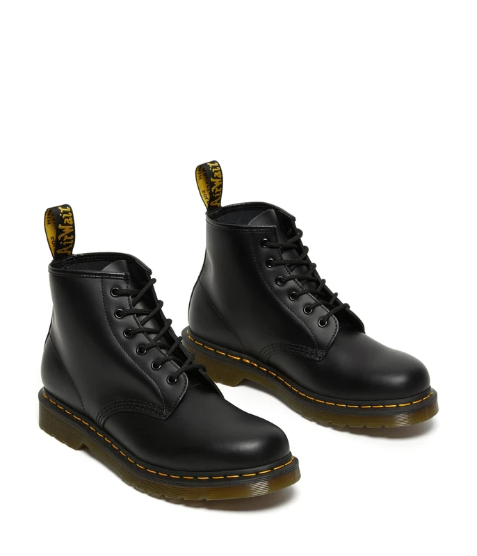 DR MARTENS Men's 6 Eye Boot, Black, 8 UK