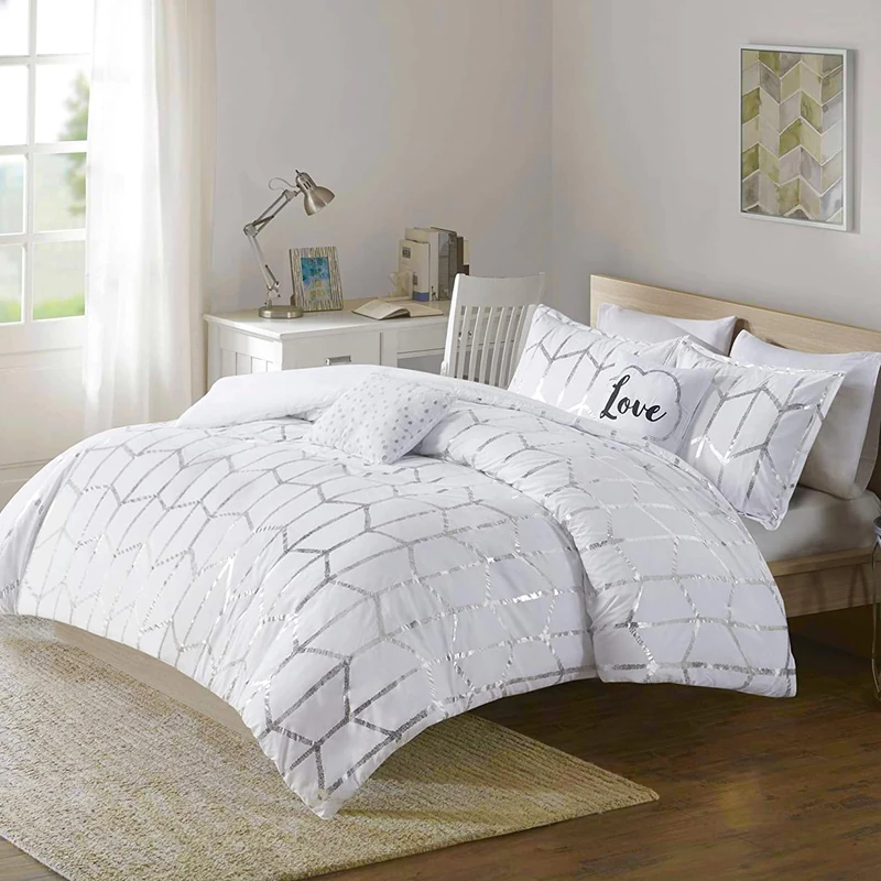 Intelligent Design Modern Trendy Casual All Season Bedding Set with Matching Sham, Polyester, Microfiber, White/Silver, Lime King