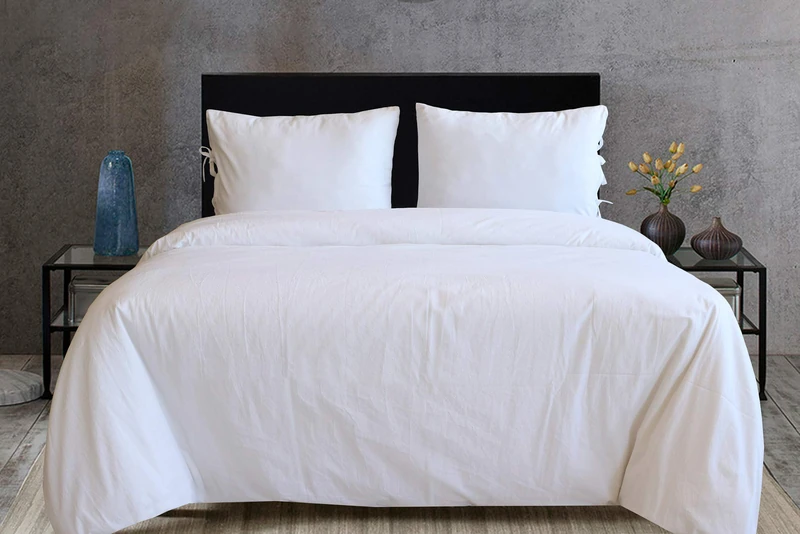 Yellow Leos 140 Duvet Cover, White