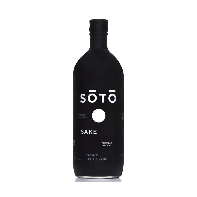 SOTO Junmai Sake 720ml | Pure Japanese Rice | Crafted in Niigata | Smooth & Versatile | Perfect Chilled or Warm | Ideal for Both Sipping & Cocktails - 14% vol, 72cl