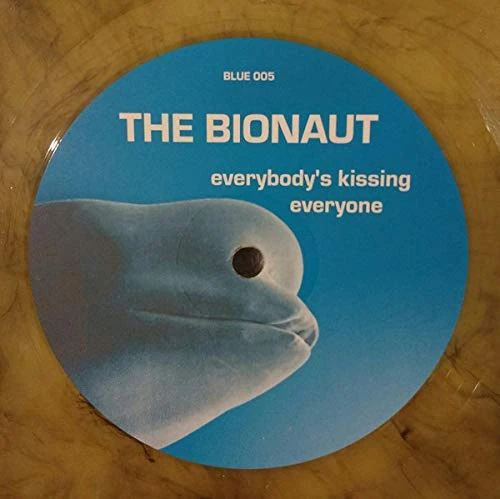 Everybody's Kissing Everyone [VINYL]