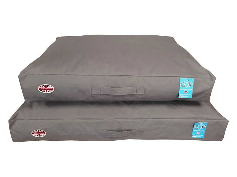 Gorpets Outdoor Dog Sleeper Medium (56 x 81 x 13 cm) Grey - Image 1