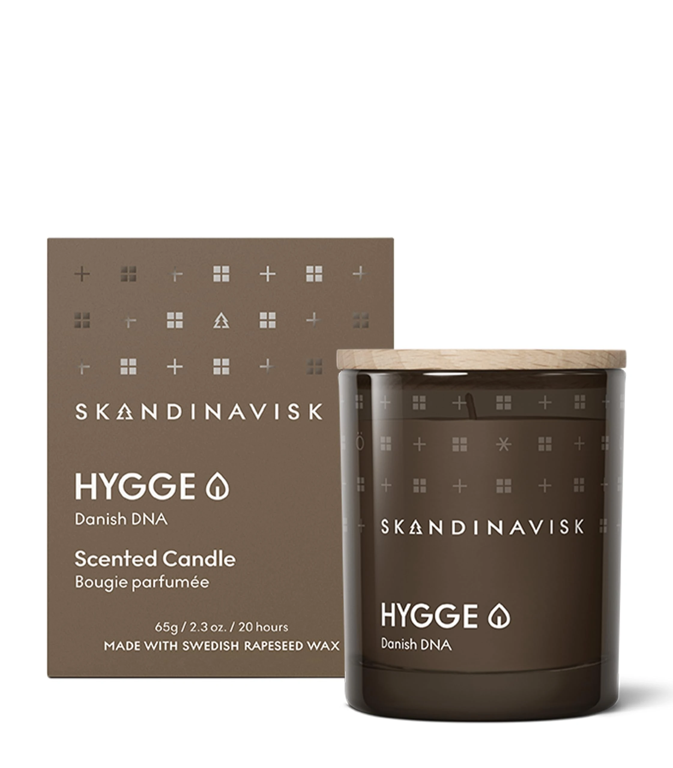 Skandinavisk Hygge 'Cosiness' Mini Scented Candle. Fragrance Notes: Black Tea and Mint Leaves, Dried Apples and Baked Cinnamon. 65 g.