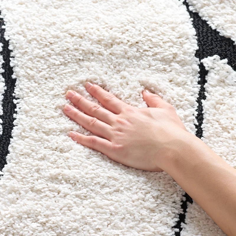 Safavieh Shag Rug for Living Room, Dining Room, Bedroom - Florida Shag Collection, High Pile, in Cream and Black, 122 X 122 cm