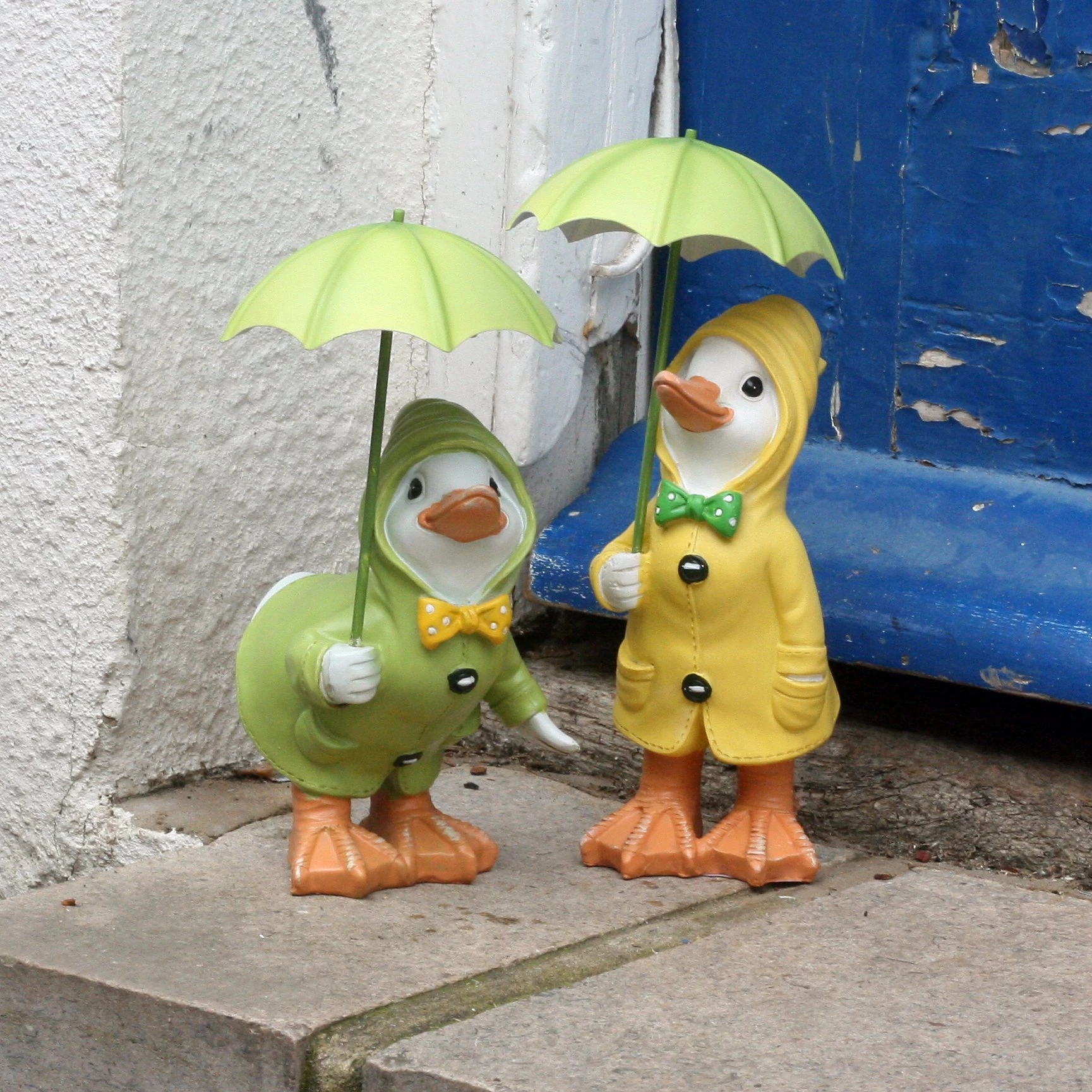 Dilly and Dally Garden Ducks, garden ornaments, Pair of Ducks, 21cm high with detachable umbrellas
