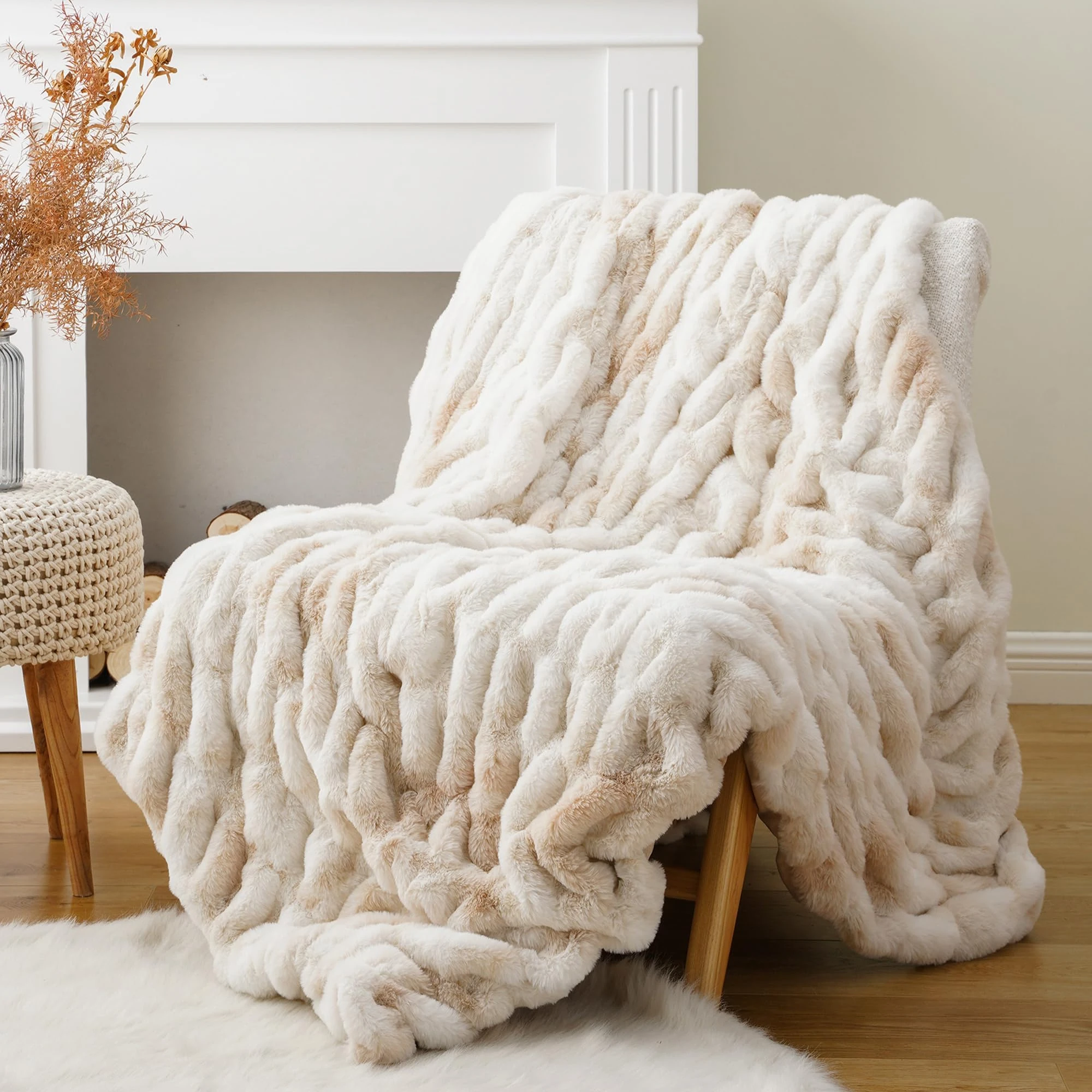 BATTILO HOME Faux Fur Throw Blanket Beige 125x150cm Faux Rabbit Fur Throw Luxury Fuzzy Soft Plush Fluffy Fur Blanket for Bed, Sofa, Couch Home Decor